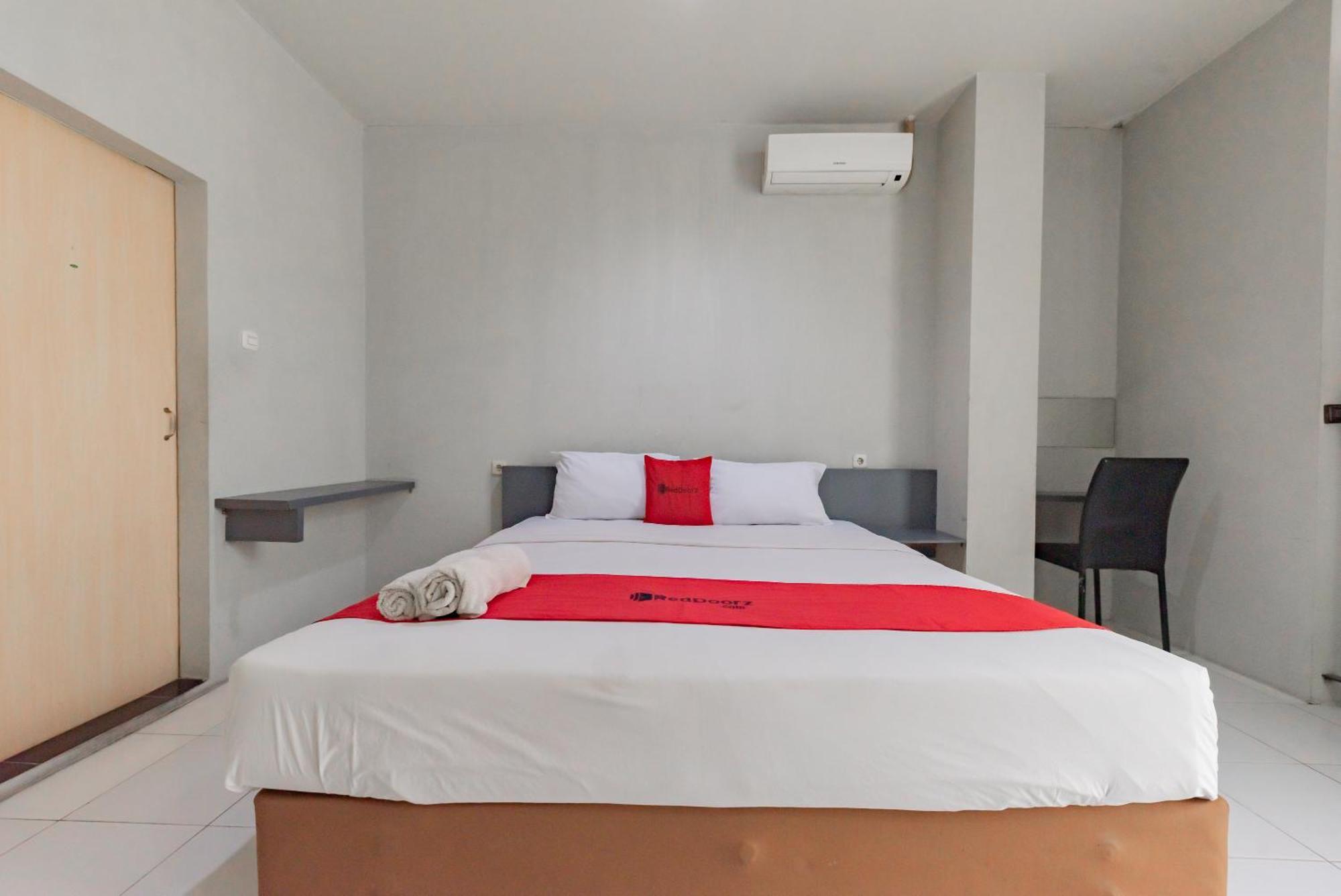 Reddoorz @ Pelajar Pejuang 3 Otel Bandung Dış mekan fotoğraf